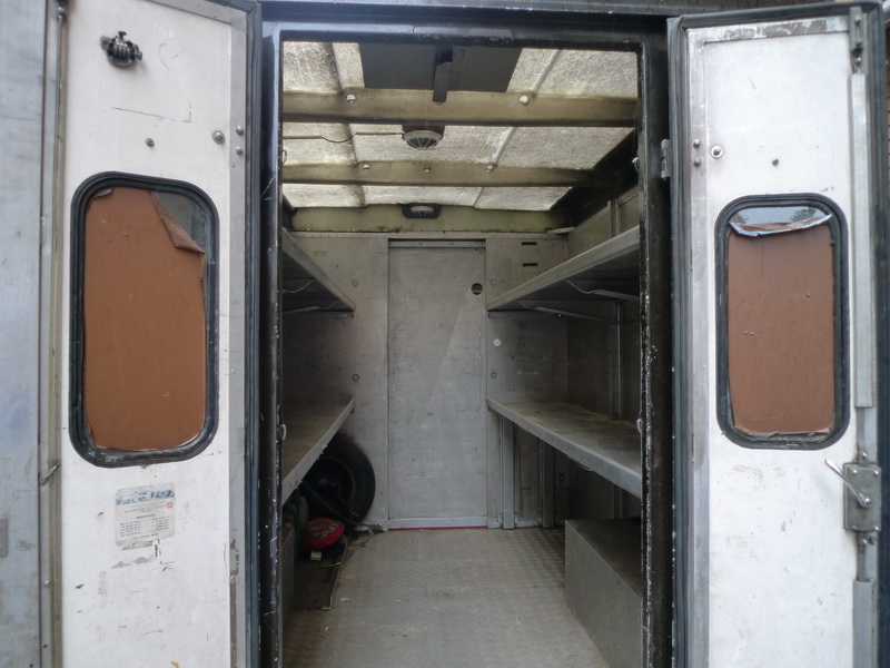 interior furgoneta vacia